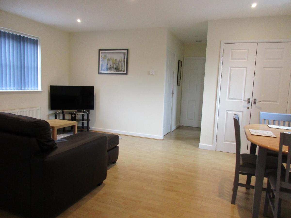 20 Nightingale Gardens, Coton Park, Rugby Cv23 0Wt Apartment Exterior photo